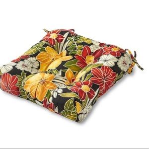 C2-Greendale Home Fashions Aloha Flora Black Tufted Outdoor Seat Cushion 20…